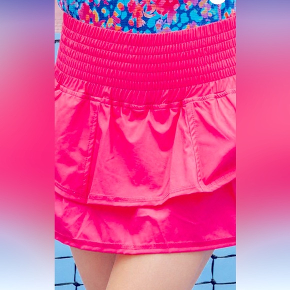 Tennis or golf skirt, raspberry, size medium - Picture 3 of 3